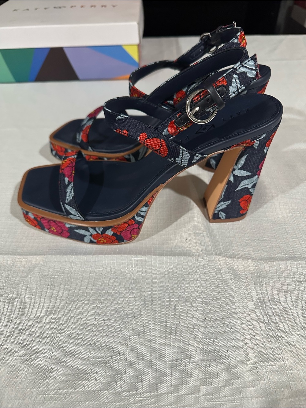 NEW Katy Perry The Steady Sandal Size 10